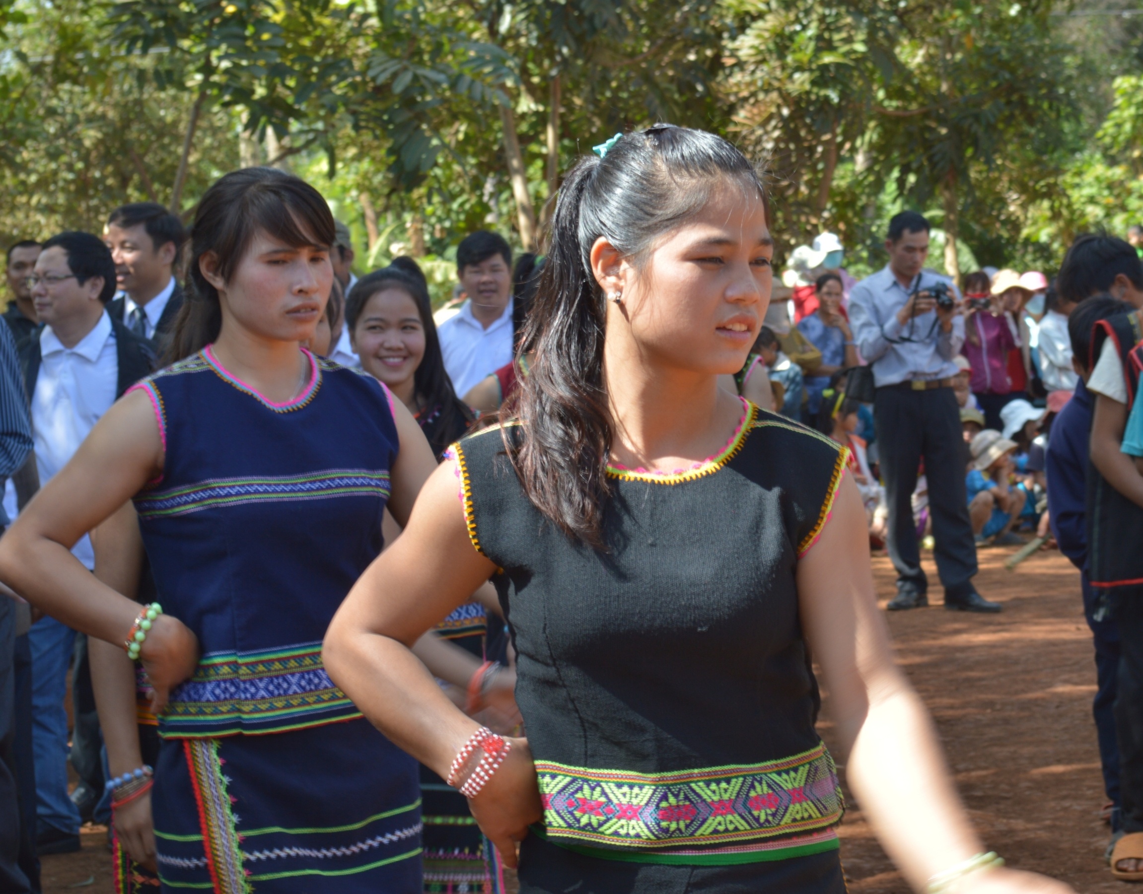 Nguoi Xe-dang to chuc le hoi mung lua moi dau nam hinh anh