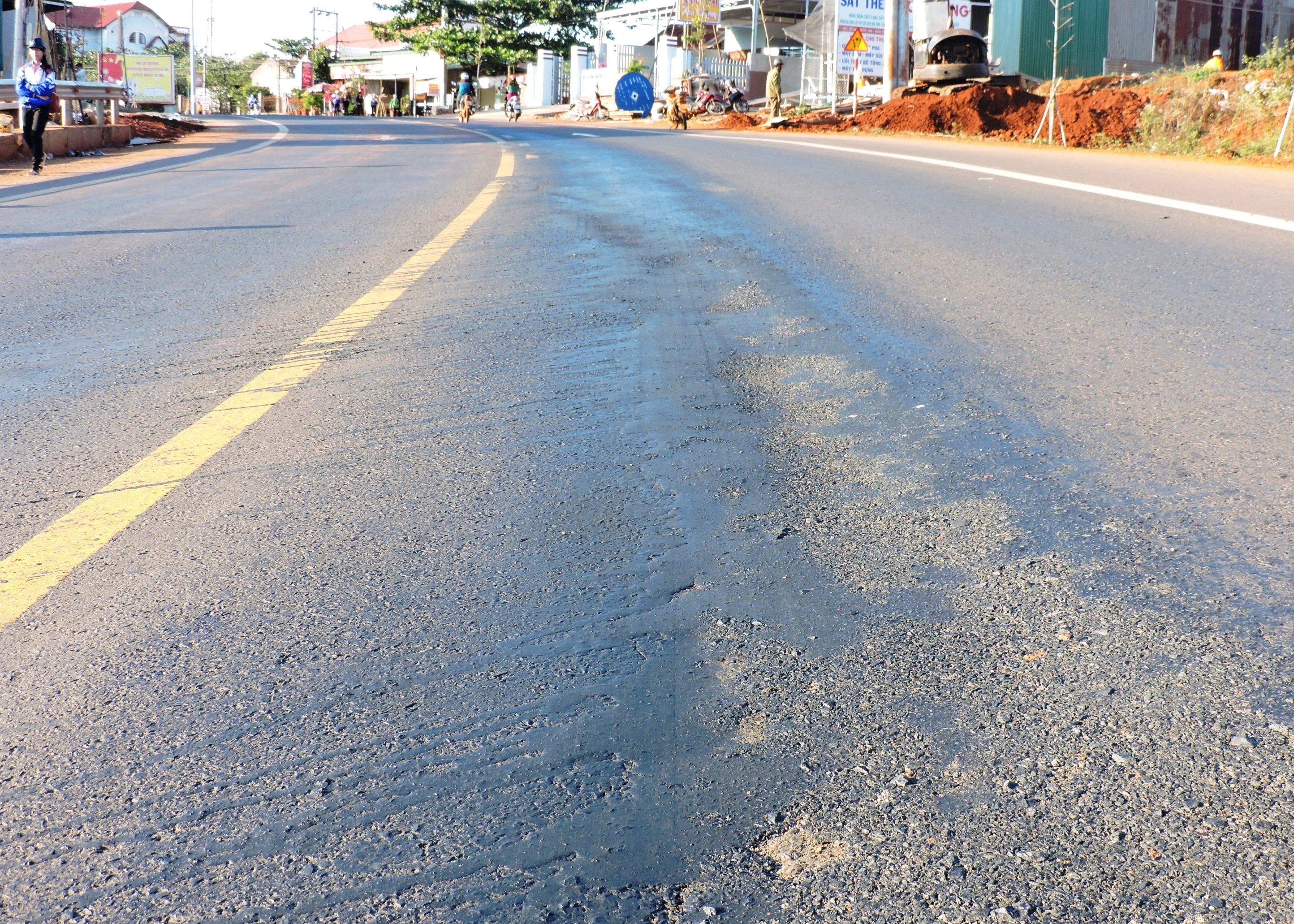 Duong gan 1.400 ty lun nut sau 6 thang su dung hinh anh