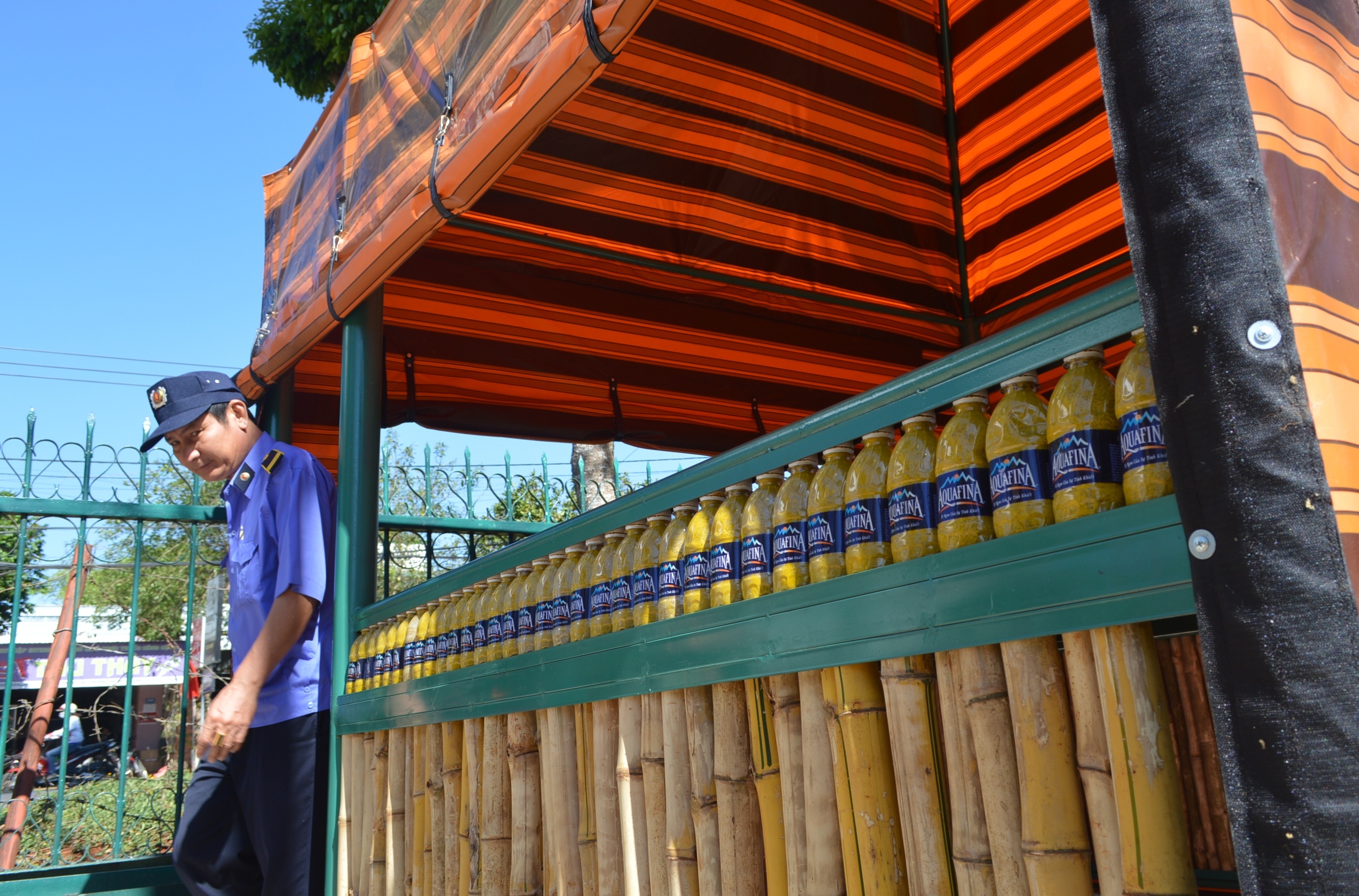 Cong vien lam tu lop xe cu hinh anh