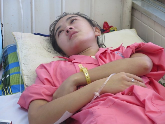 thieu nu bi cua chan anh 1