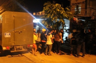 Nguoi dan ong chet bat thuong trong phong tro khoa cua hinh anh