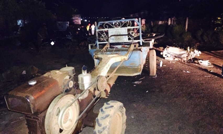 Chay xe lang lach tong vao cong nong, thieu nien tu vong hinh anh