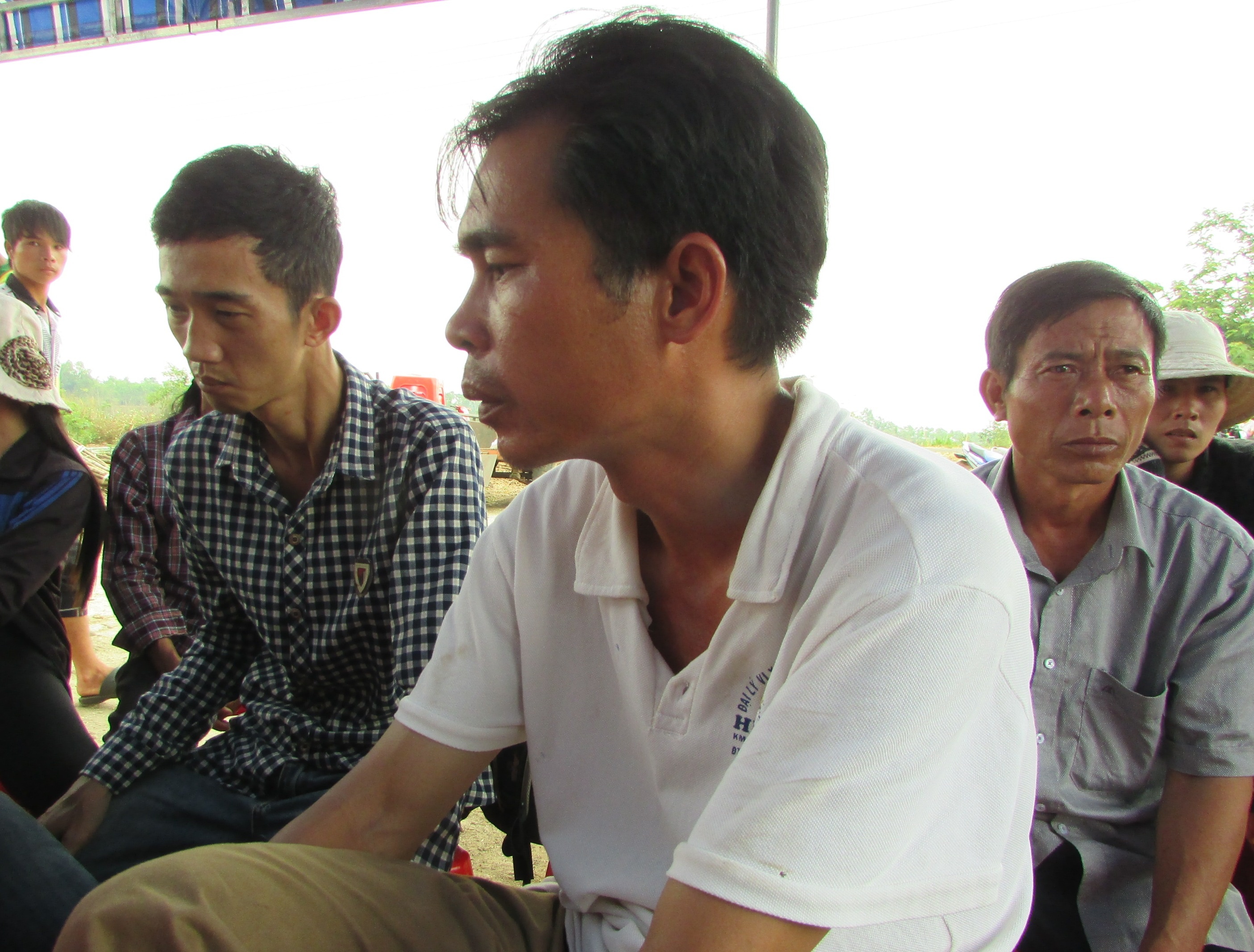 Nu sinh chet ben bo suoi do bi sat hai hinh anh