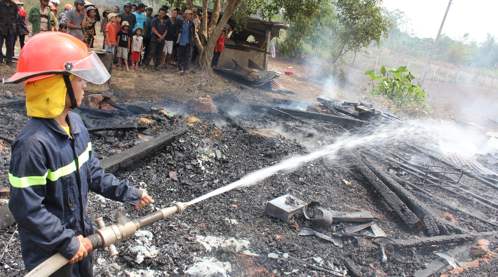 Chay nha goi chua chay nham sang so cap cuu hinh anh