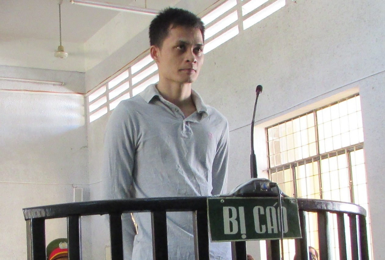 Bi con re truy duoi, cha vo gay tai nan tu vong hinh anh