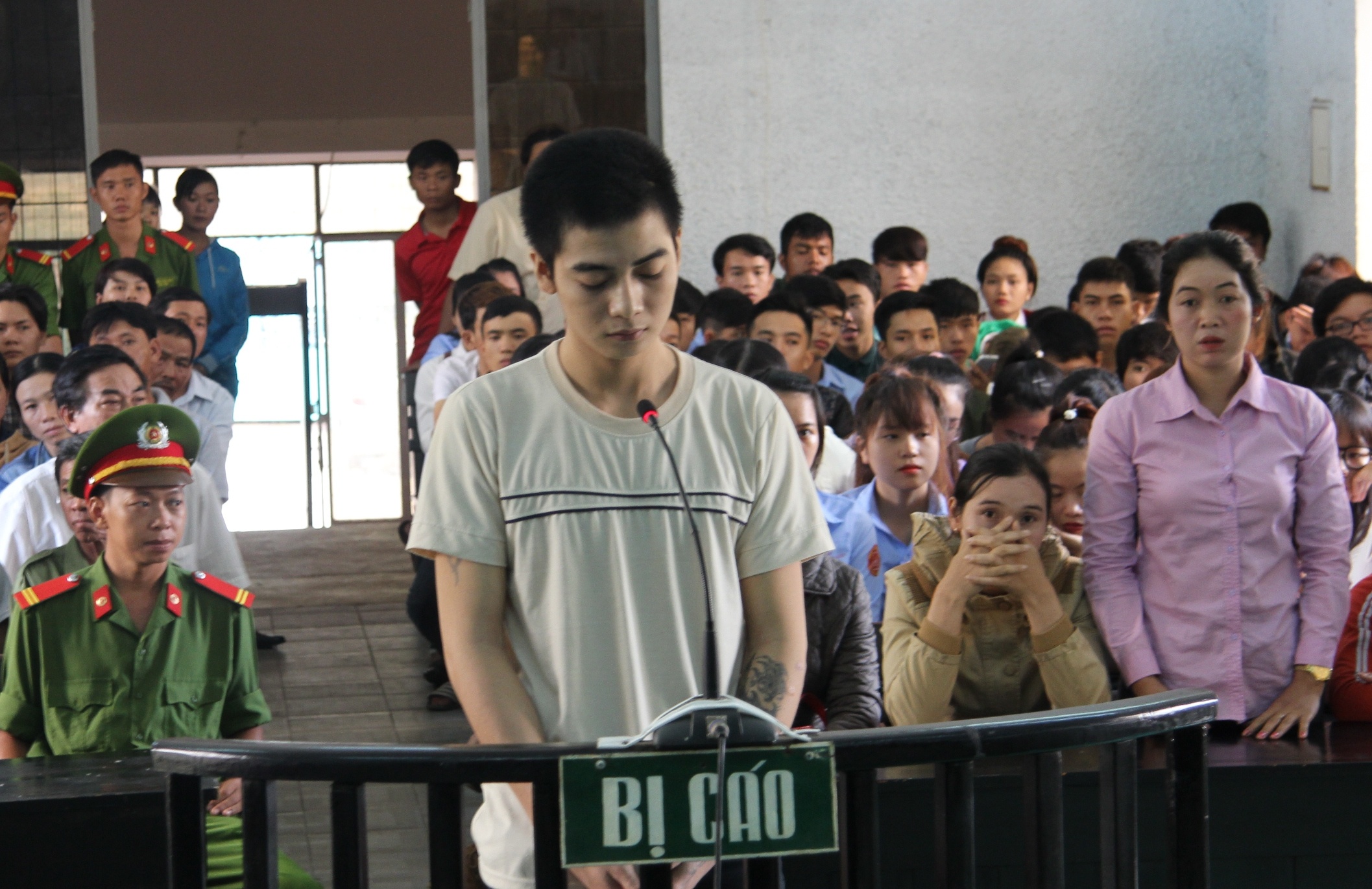 Gianh ban gai trong quan nhau, thanh nien bi dam chet hinh anh