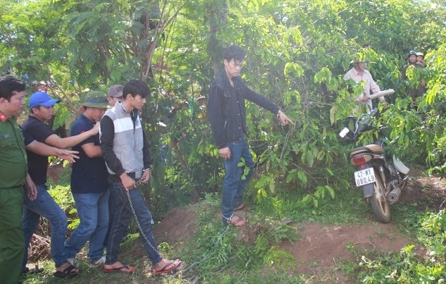 Ke hai doi nu sinh lop 7 sa luoi hinh anh
