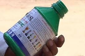 Nguoi dan ong uong thuoc doc tu tu sau khi kham benh hinh anh