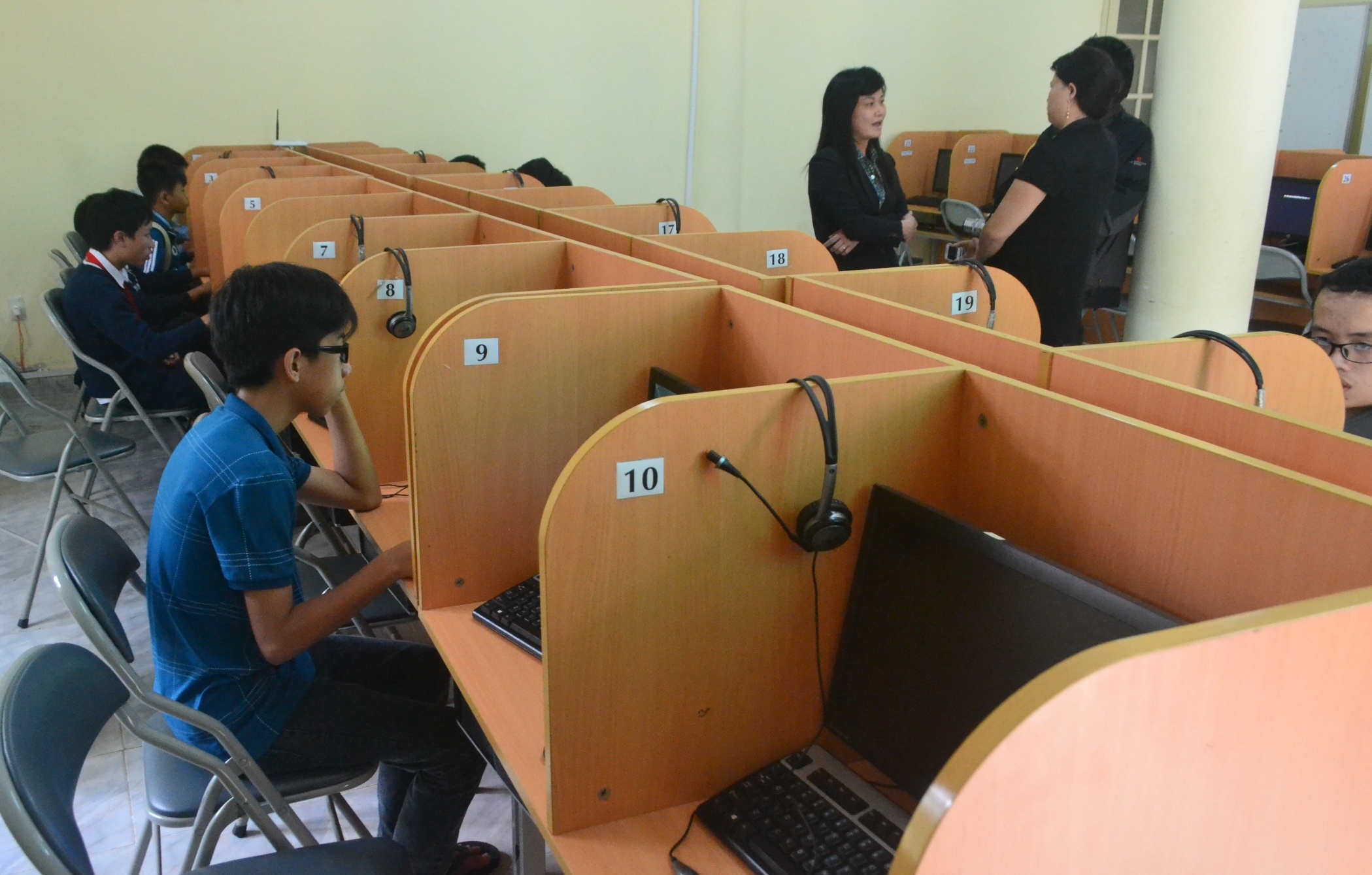 Nu sinh bo nha di bui, gia dinh bao mat tich hinh anh