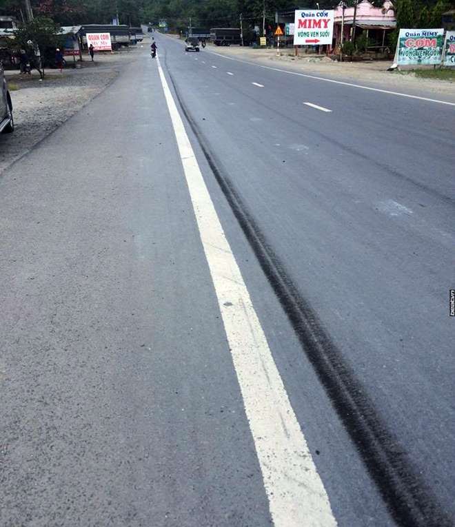 Tai xe cuu hang chuc nguoi thoat chet anh 2