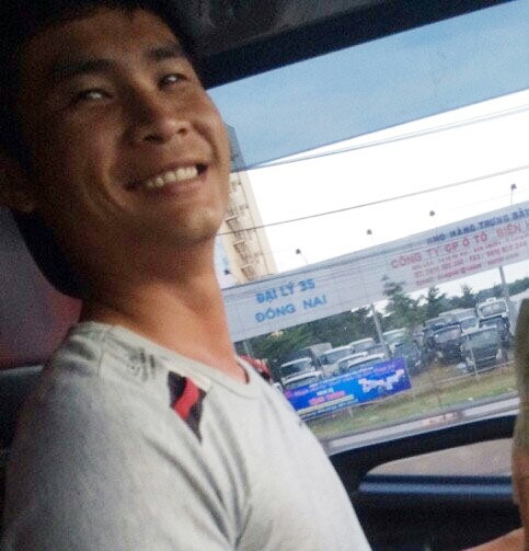 Tai xe cuu hang chuc nguoi thoat chet anh 1