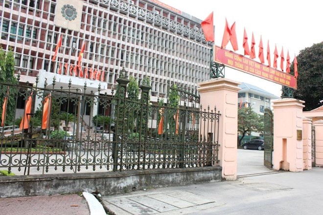 Uy ban kiem tra tinh uy no 310 trieu dong tien tiep khach hinh anh