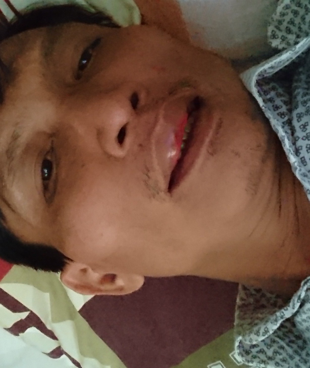 Can bo dia chinh bi danh o cuoc lien hoan 20/10 hinh anh