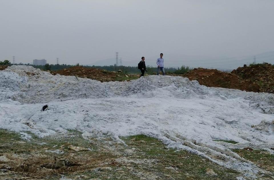 Bat qua tang hon 30 tan thai ra moi truong chua qua xu ly hinh anh