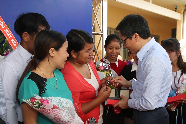 Ngay nha giao Viet Nam anh 1