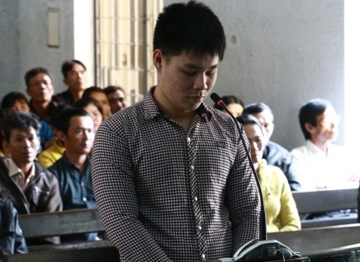 Ga trai 17 tuoi giet hang xom roi cuop vang hinh anh