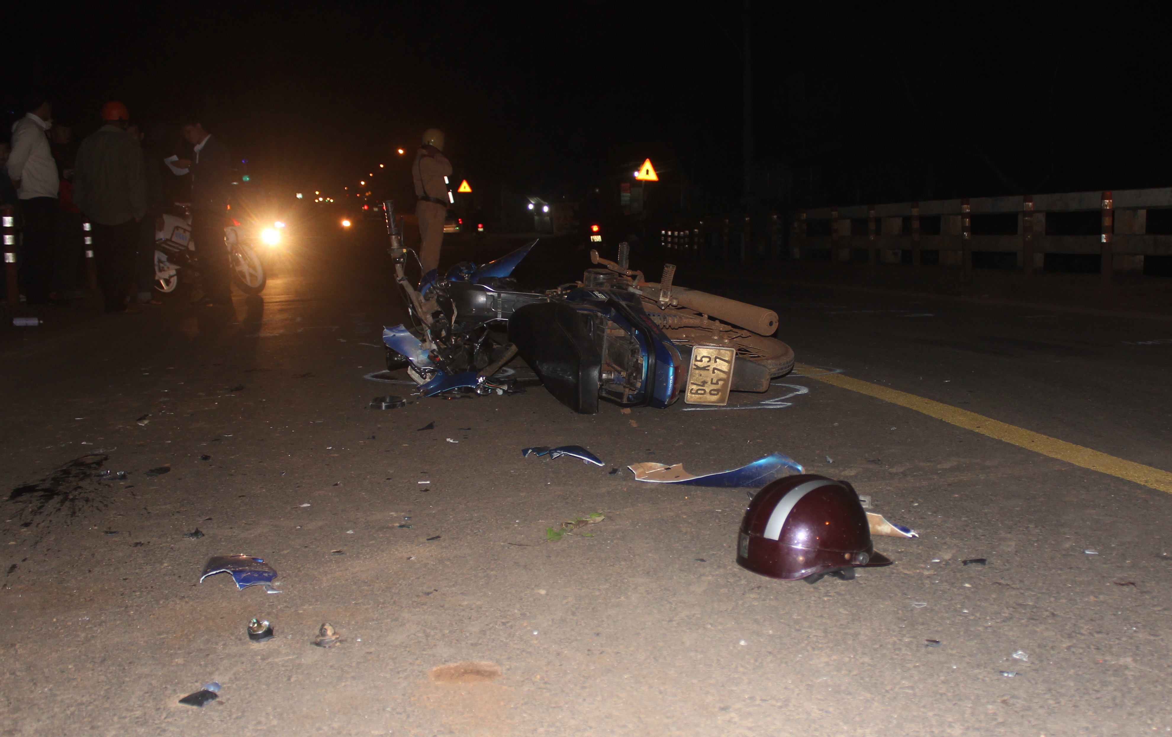 Tong vao xe cong nong, mot nguoi tu vong hinh anh