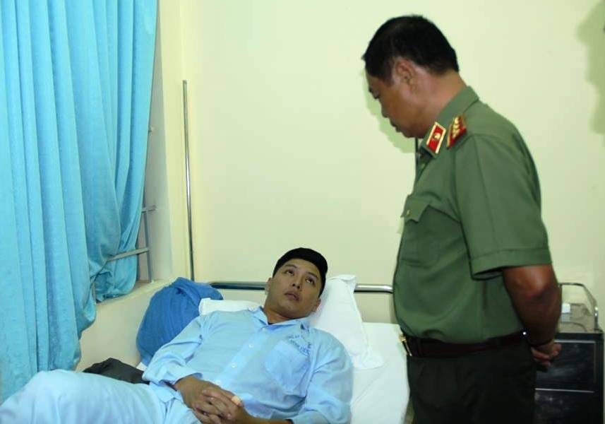 Thuong tuong Pham Dung lam viec voi Cong an Dak Lak ve vu no hinh anh