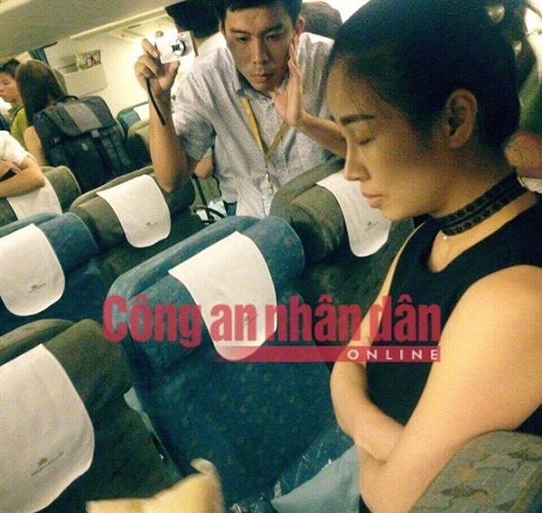 Truy to cuu tiep vien hang khong buon lau 80 luong vang hinh anh