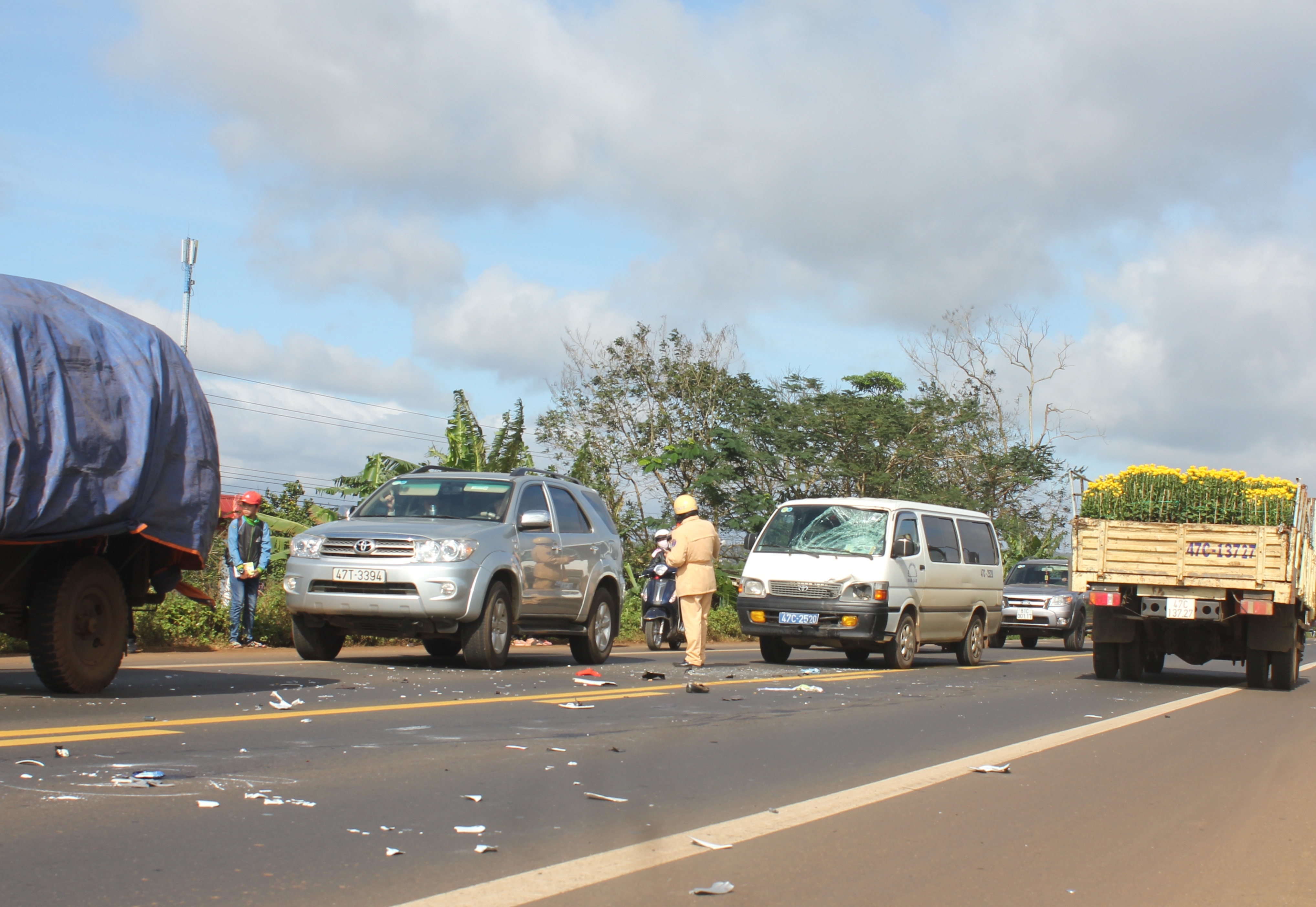 Xe bien xanh tong chet 2 nu giao vien anh 1