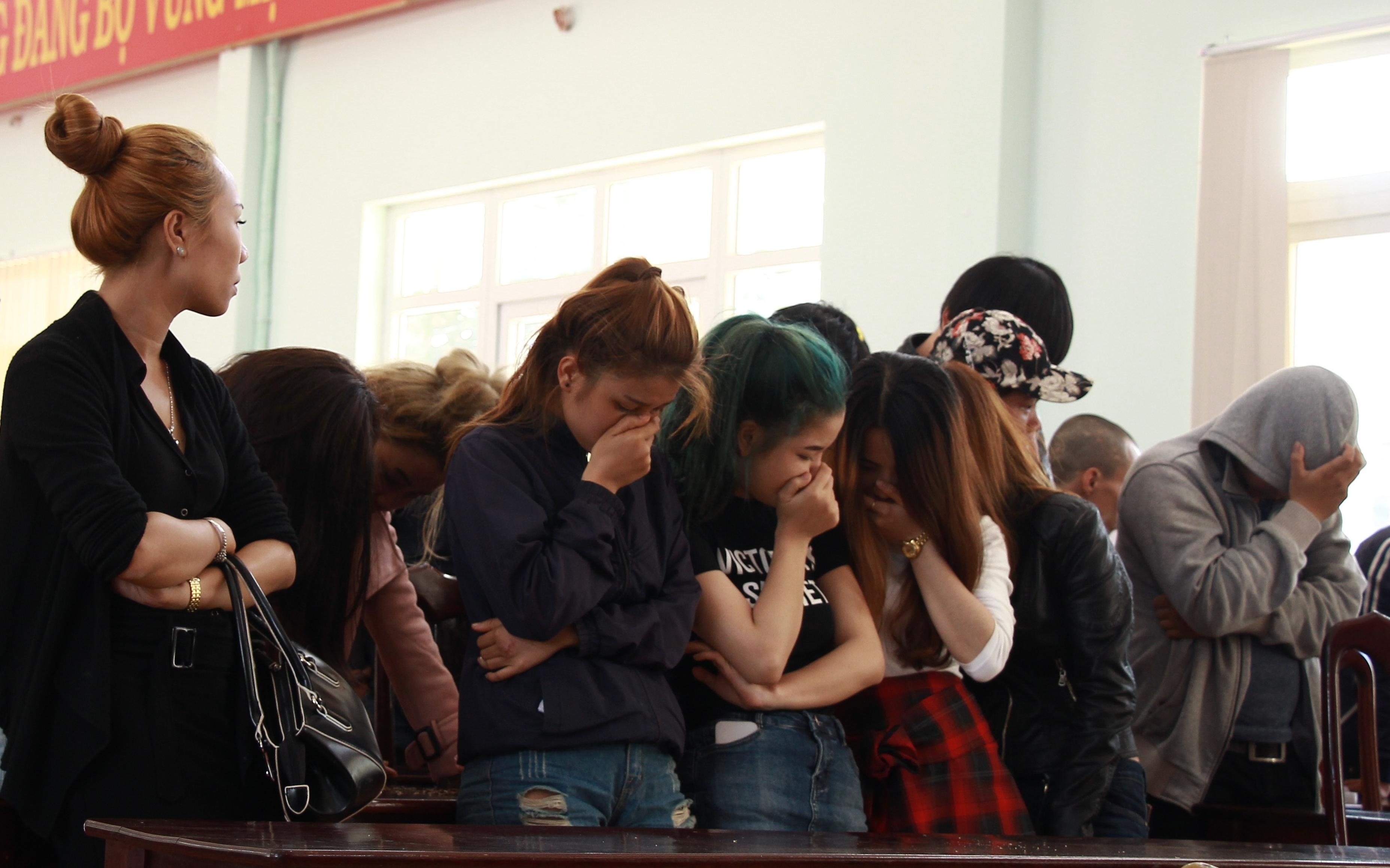 Su dung ma tuy trong quan karaoke anh 1