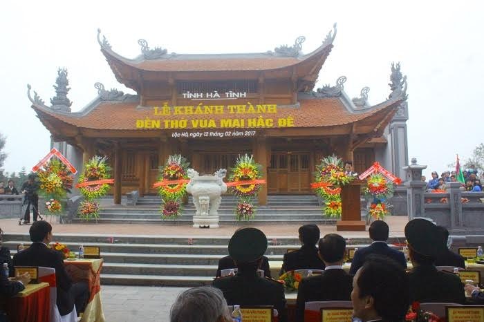 Chu tich nuoc cat bang khanh thanh den tho Mai Hac De hinh anh