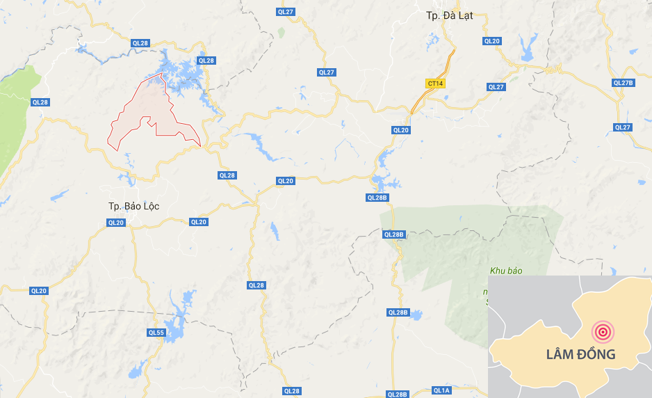 Hai chau be chet duoi anh 1