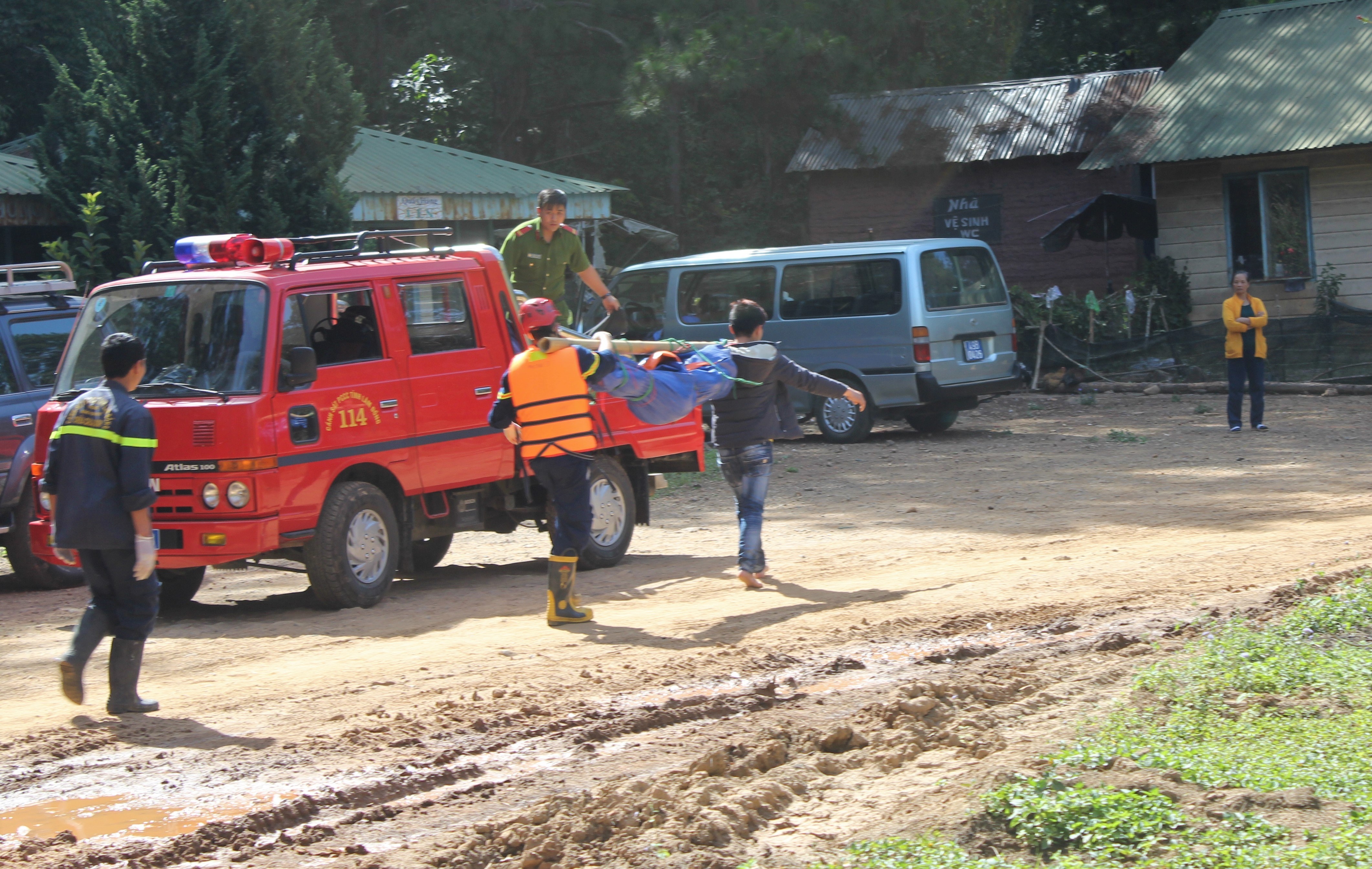 Hai nguoi tu vong tai thac Hang Cop anh 1