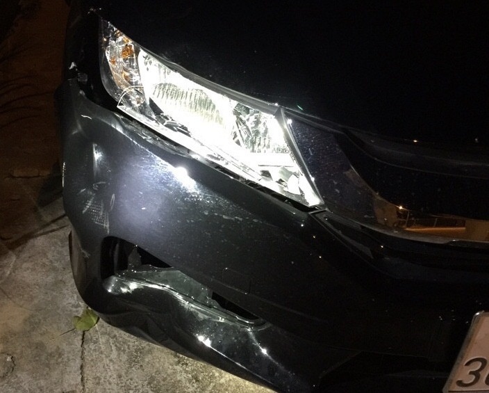 Du khach nuoc ngoai lai oto tong chet nguoi roi bo tron hinh anh