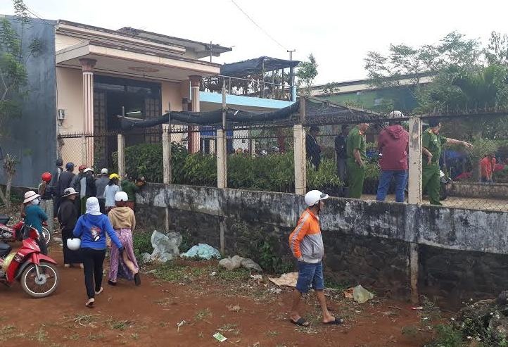 Nguoi phu nu bi danh tu vong anh 1