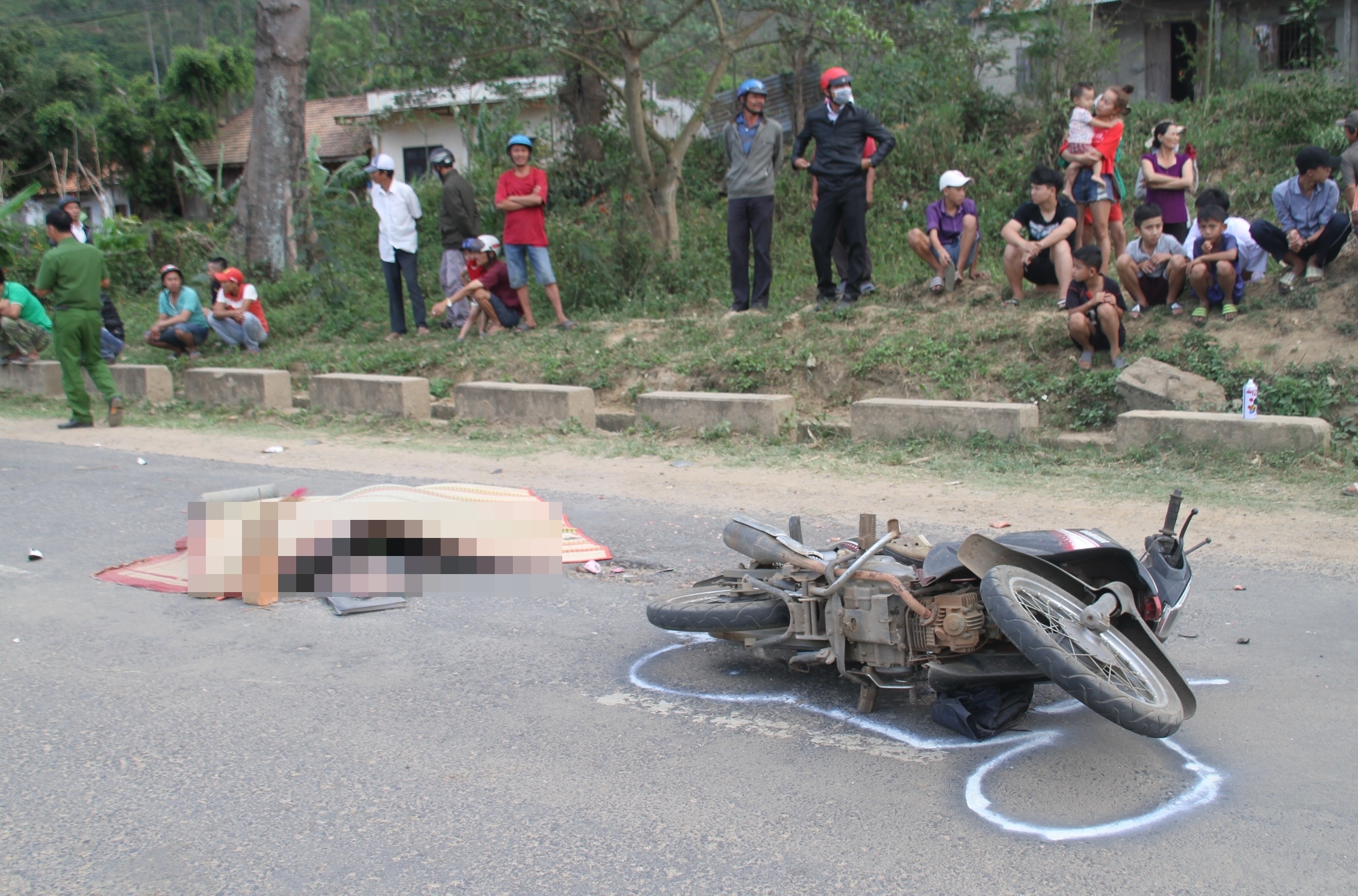 Thay giao bi xe khach giuong nam can anh 1