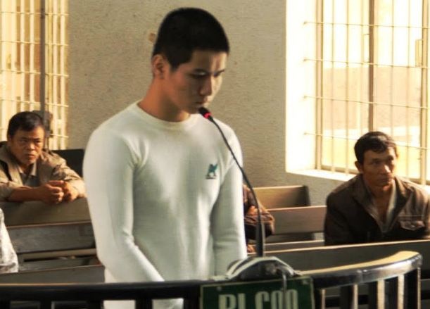 Ga trai dinh hai doi be gai duoc giam 6 thang tu hinh anh
