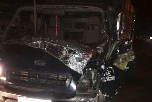 Hai thanh nien tu vong khi dam truc dien xe tai hinh anh