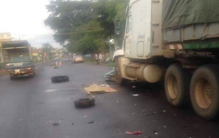 Tai nạn giao thông giữa đêm ảnh 1 Tai nan giao thong giua dem anh 1