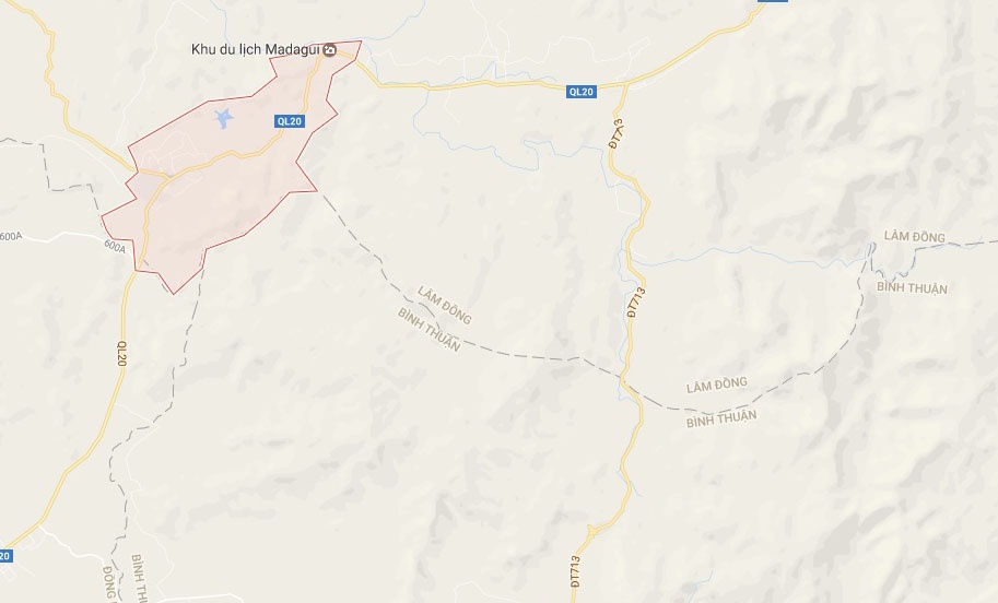 Hai ôtô đối đầu 9 người bị thương ảnh 3 Hai oto doi dau 9 nguoi bi thuong anh 3