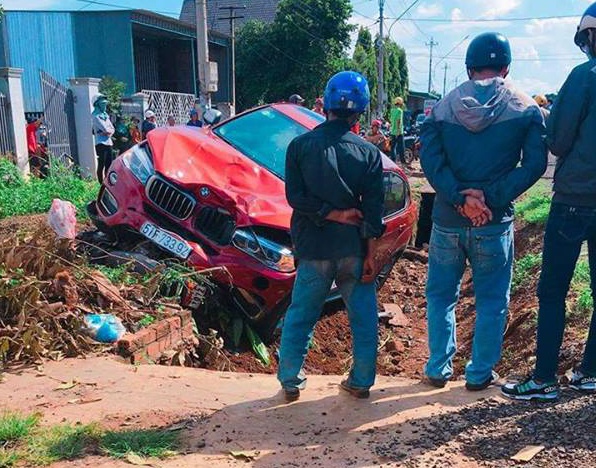BMW tông chết người ảnh 1 BMW tong chet nguoi anh 1