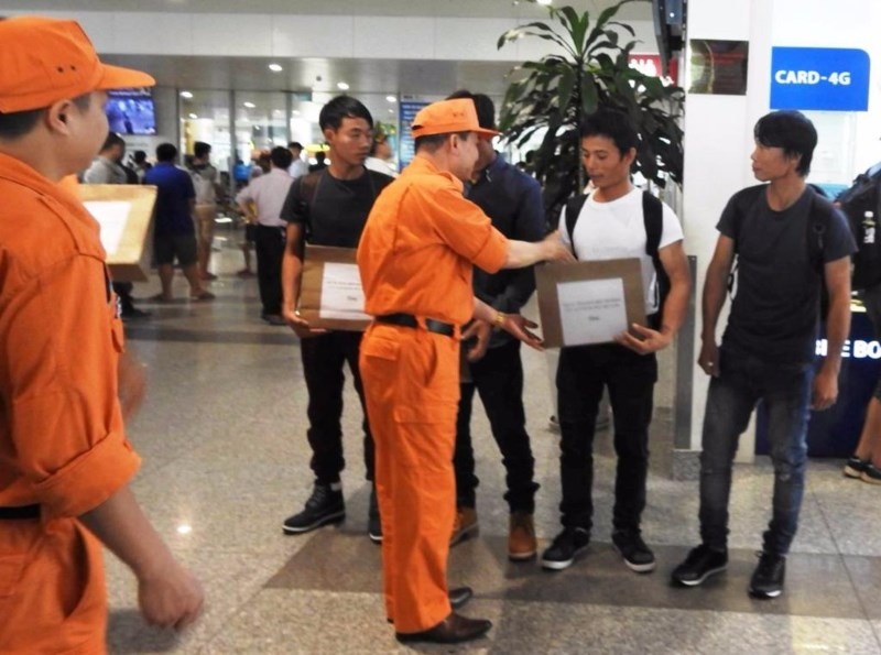 Bon thuyen vien Viet Nam bi nan o Nam Phi anh 2