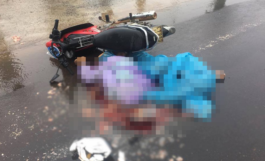 Hai vo chong thiet mang tren duong di dam tang nguoi than ve hinh anh