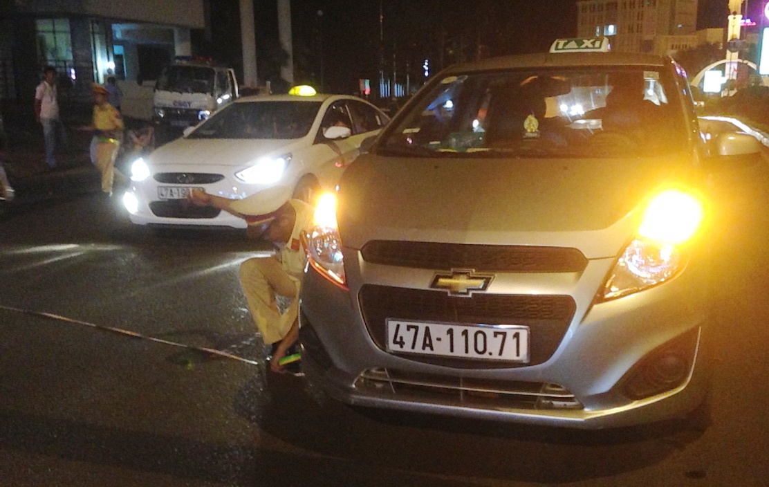 Tai xe taxi danh nguoi sau va cham anh 2