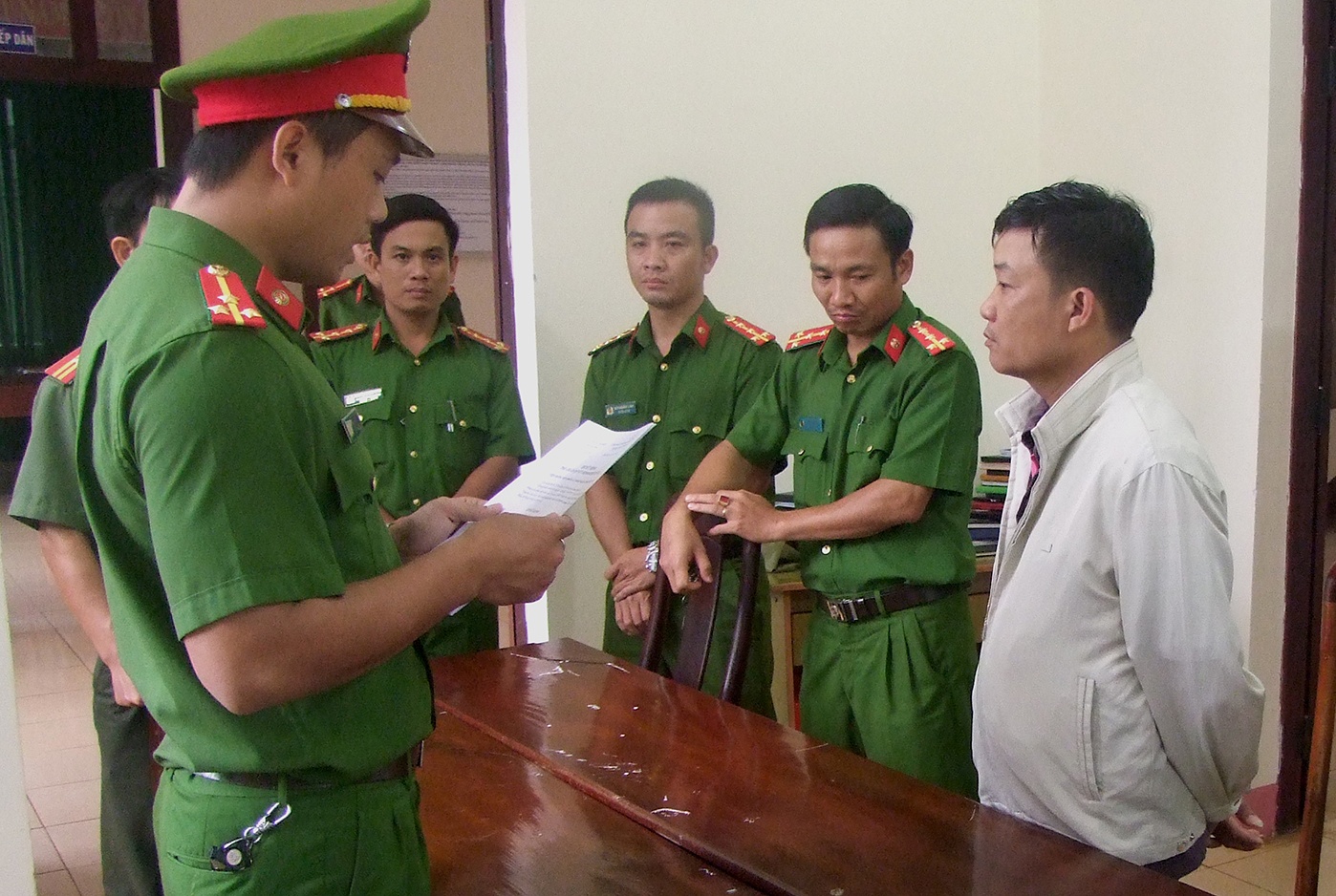 De mat rung, 2 anh em ruot bi khoi to hinh anh