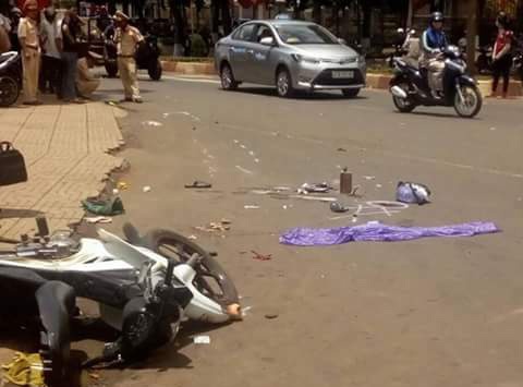 Thai phu bi xe tai tong tu vong hinh anh