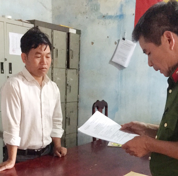 Bắt phó chủ tịch xã ảnh 1 Bat pho chu tich xa anh 1