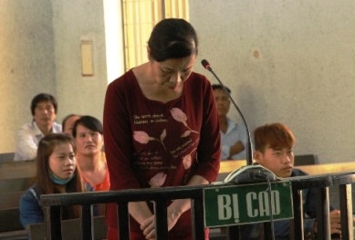 Dua vu pho chanh an nhan hoi lo vao trai giam xet xu hinh anh