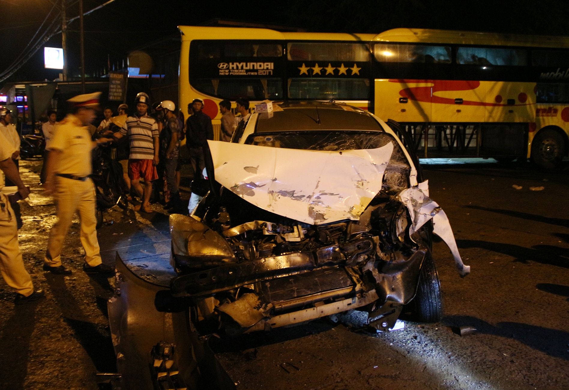 Xe giuong nam tong taxi anh 1