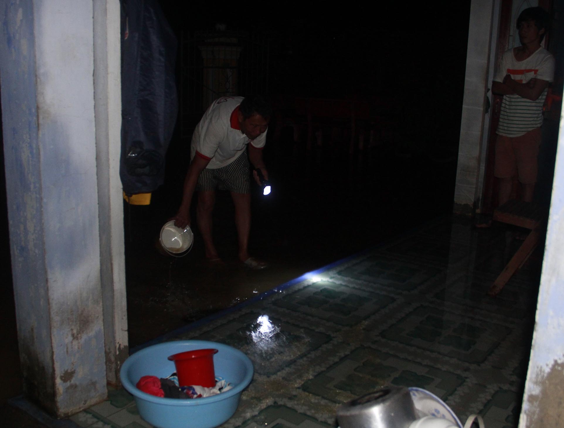 Ninh Hoa tan hoang sau bao so 12 anh 5