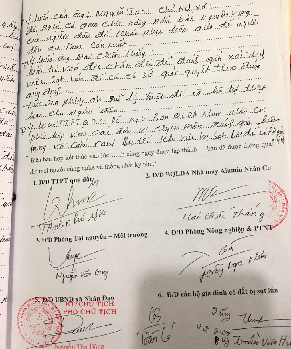 Sụt lún kế bên hồ chứa bùn đỏ ảnh 2 Sut lun ke ben ho chua bun do anh 2