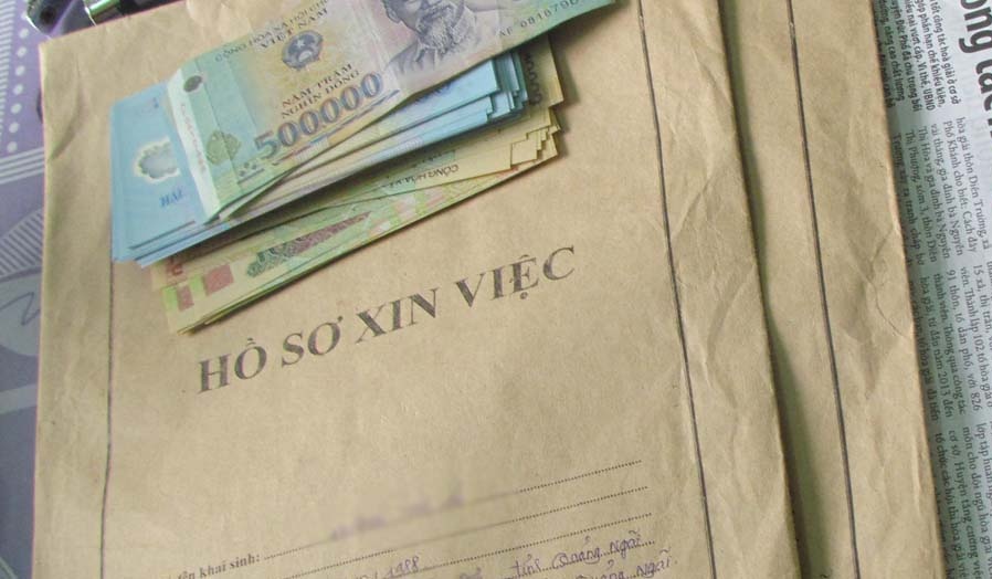 Nguyen trung uy quan doi lua chay viec chiem doat hon 2,6 ty hinh anh
