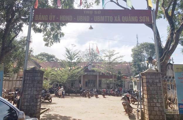 Can bo dung bang gia anh 1