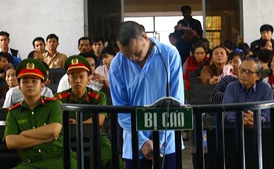 Tù chung thân vì hiếp dâm ảnh 1 Tu chung than vi hiep dam anh 1