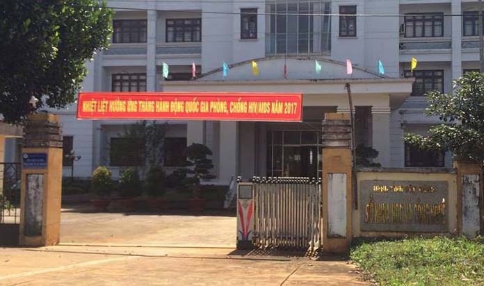 Bo nhiem can bo 'than toc', giam doc so bi ky luat hinh anh